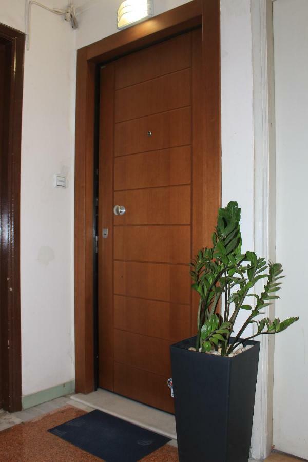 Aiolos Apartments Ermou 64 2Nd Floor Suites Athén Kültér fotó